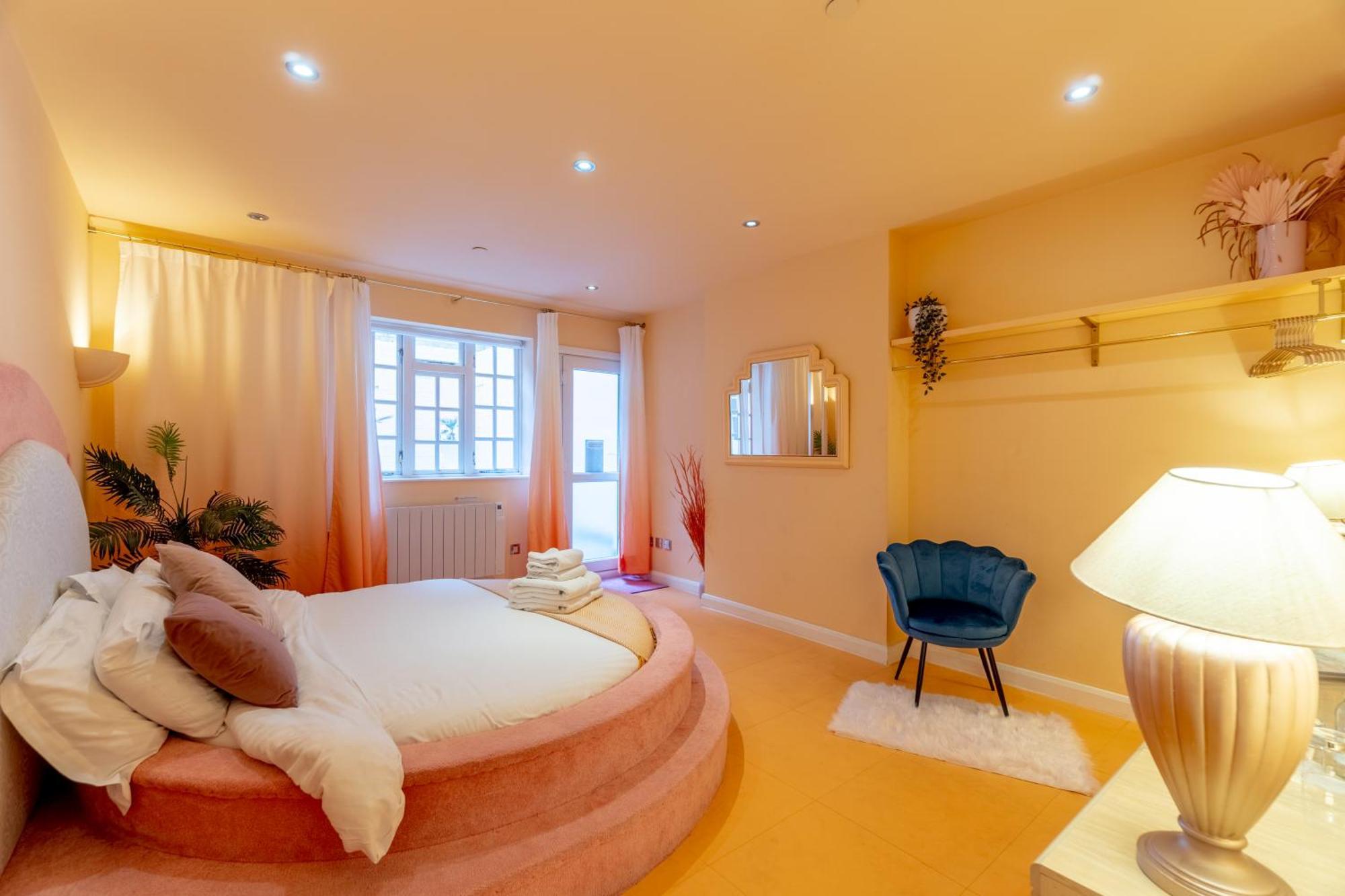 The Courtyard Suite By Margate Suites ภายนอก รูปภาพ